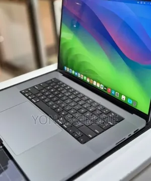 New Laptop Apple MacBook 64GB Apple M1 SSD 1T