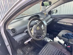 Toyota Yaris 1.3 2008 Silver