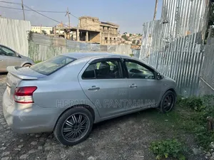 Toyota Yaris 1.3 2008 Silver