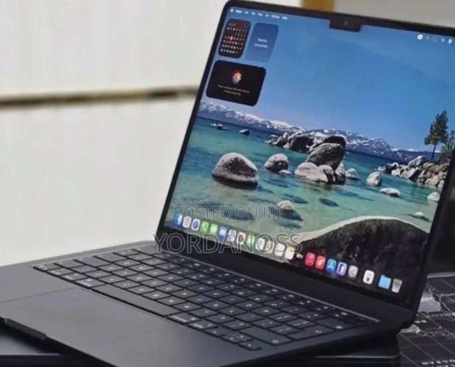 New Laptop Apple MacBook Air 2025 M4 16GB Apple M4 SSD 256GB