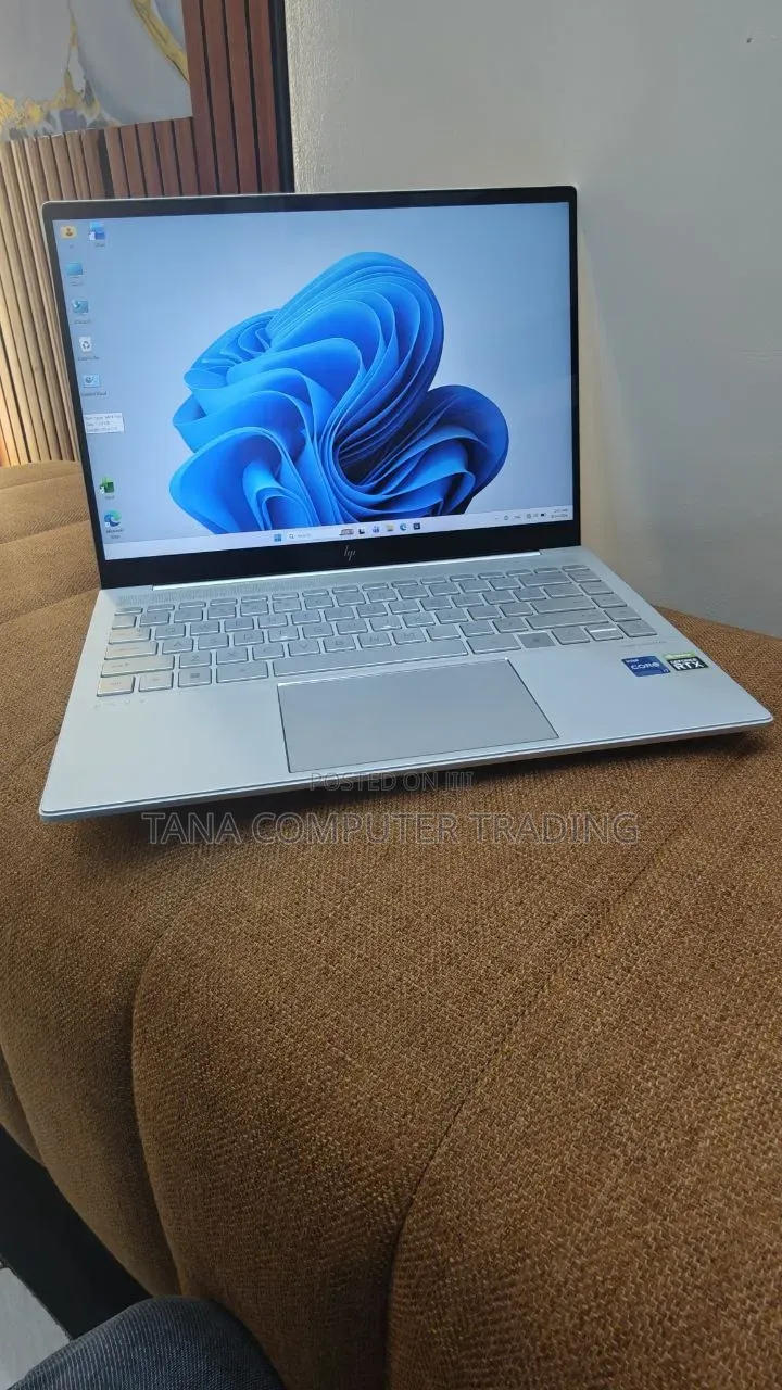 New Laptop HP Envy 13 16GB Intel Core i7 SSD 1T