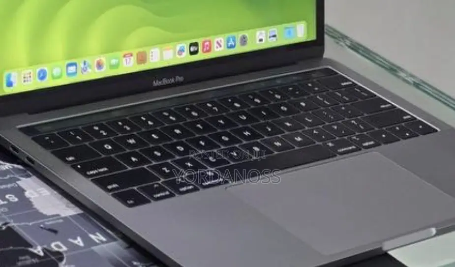 New Laptop Apple MacBook Pro 2020 M1 16GB Apple M1 Pro SSD 512GB
