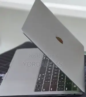 New Laptop Apple MacBook Pro 2020 M1 8GB Apple M1 SSD 256GB