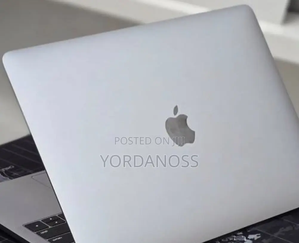 New Laptop Apple MacBook Pro 2020 M1 8GB Apple M1 SSD 256GB