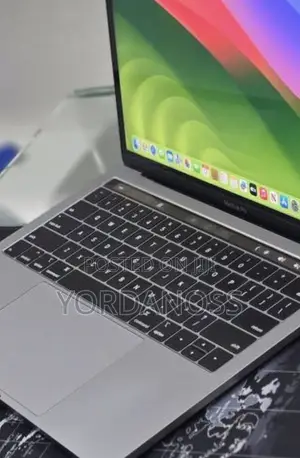 New Laptop Apple MacBook Pro 2020 M1 8GB Apple M1 SSD 256GB