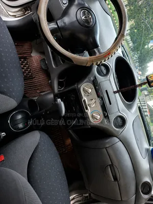 Toyota Vitz 2003 Silver