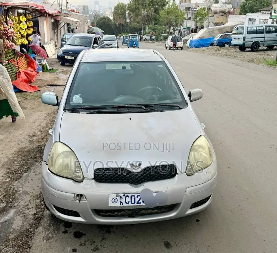 Toyota Vitz 2004 Gray