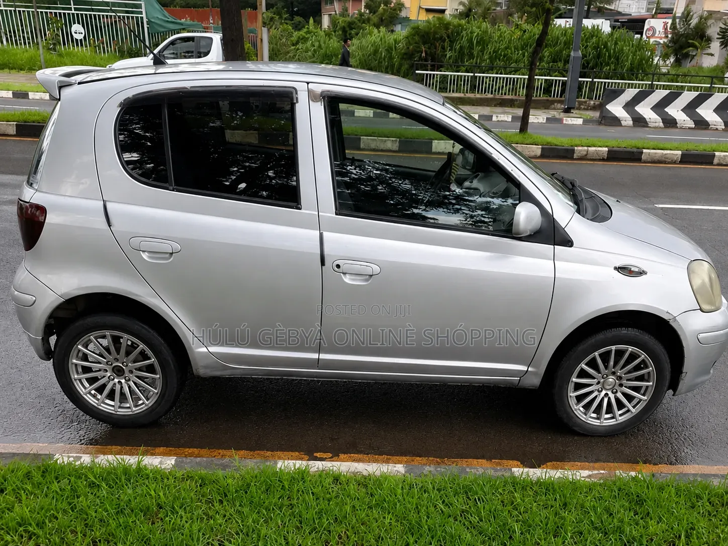 Toyota Vitz 2003 Silver