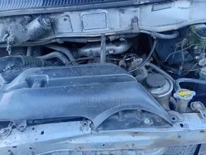 Toyota Grand HiAce 2001 Silver