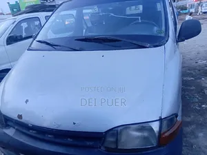 Toyota Grand HiAce 2001 Silver