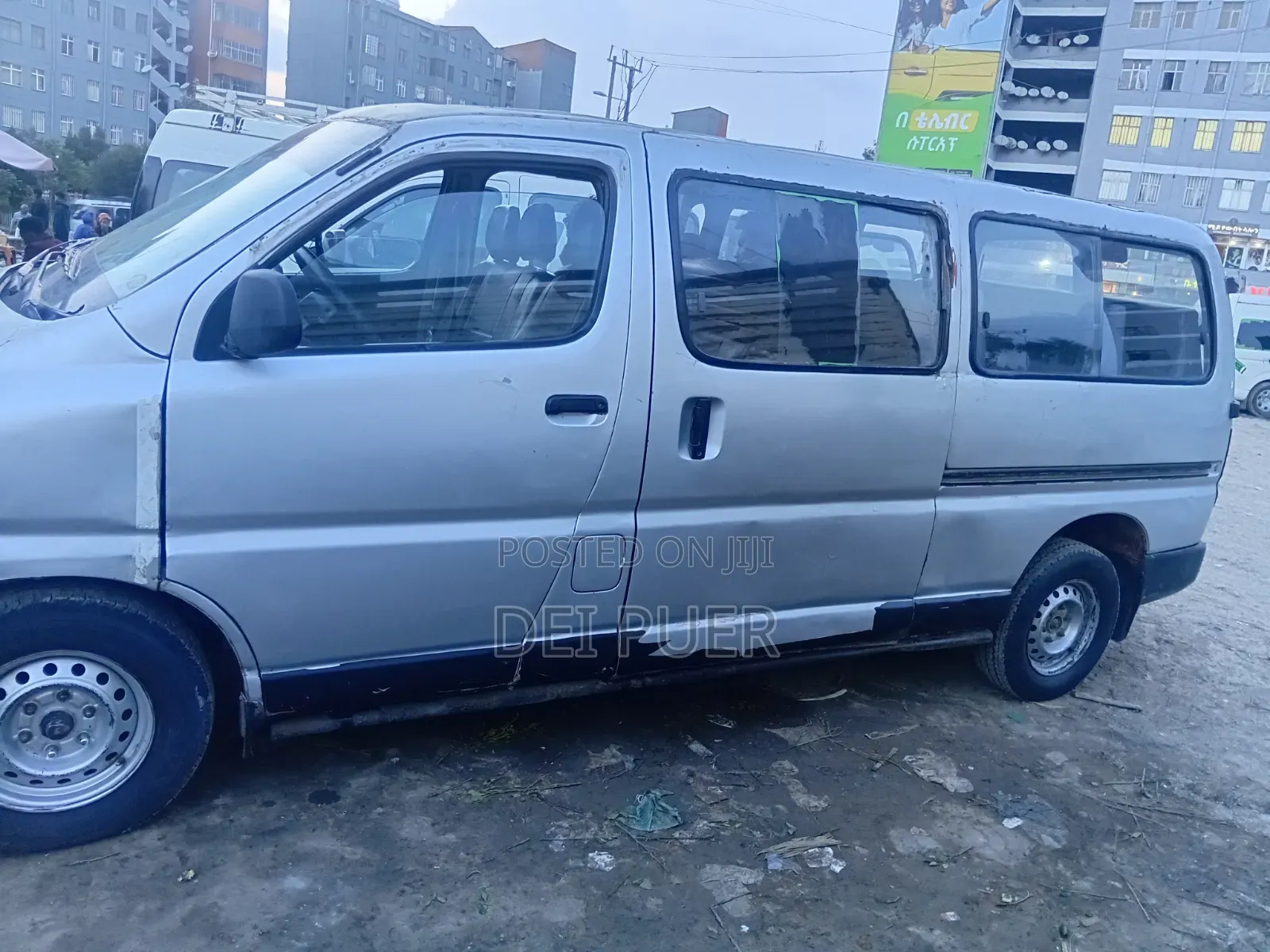 Toyota Grand HiAce 2001 Silver