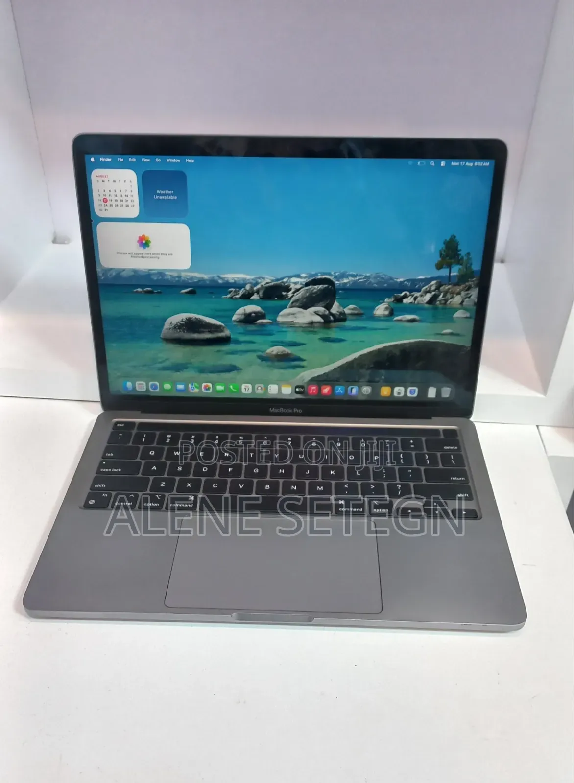 New Laptop Apple MacBook Pro 2020 M1 8GB Apple M1 Pro SSD 256GB