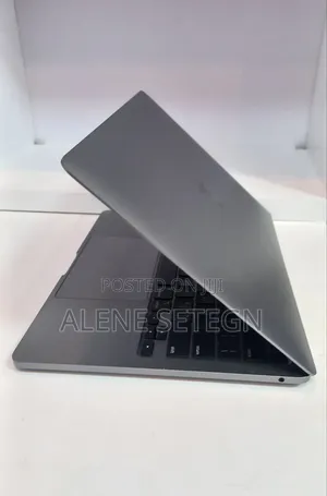 New Laptop Apple MacBook Pro 2020 M1 8GB Apple M1 Pro SSD 256GB
