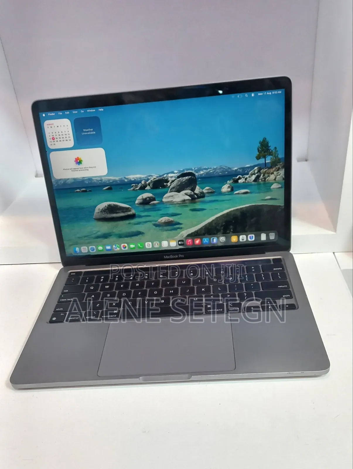 New Laptop Apple MacBook Pro 2020 M1 8GB Apple M1 Pro SSD 256GB