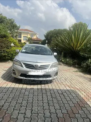 Toyota Corolla 2013 Silver