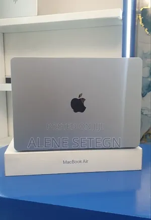 New Laptop Apple MacBook Air 2025 M4 16GB Apple M4 SSD 512GB