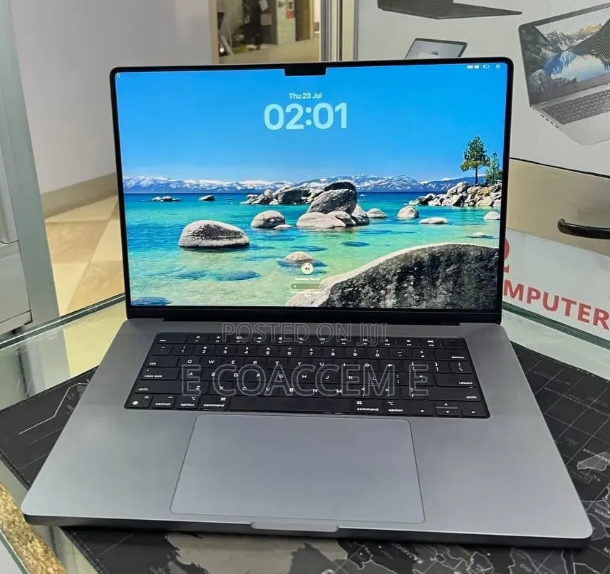 New Laptop Apple MacBook 32GB SSD 512GB