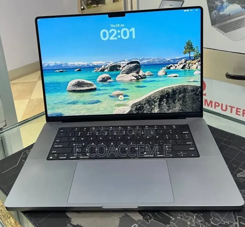 New Laptop Apple MacBook 32GB SSD 512GB
