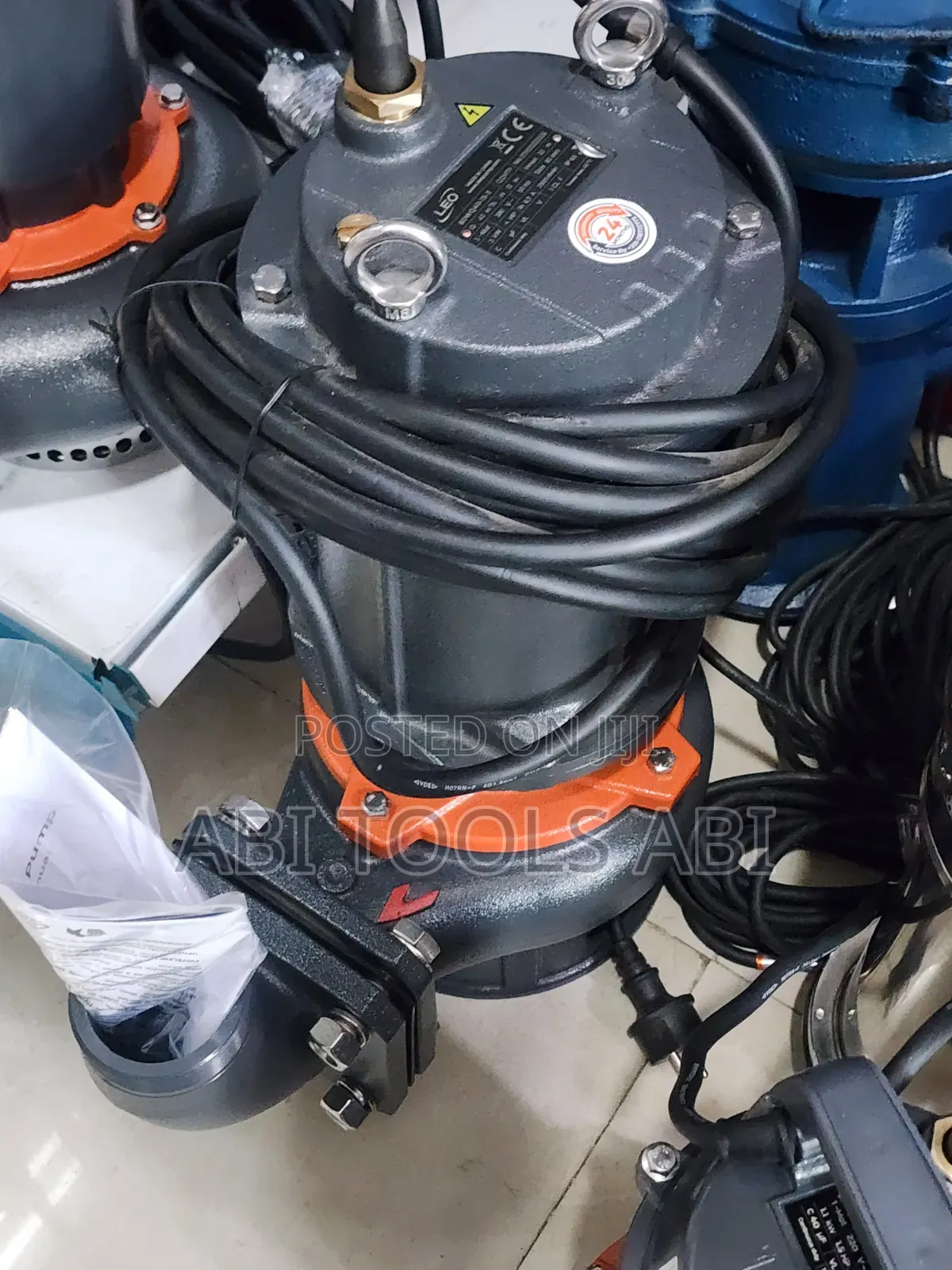 Leo Submersible