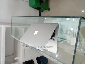 New Laptop Apple MacBook Air 2015 8GB Intel Core I5 SSD 256GB