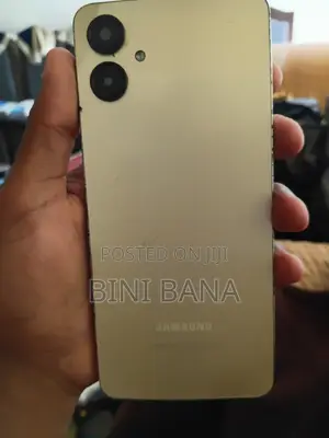 Samsung Galaxy A06 64 GB Gold