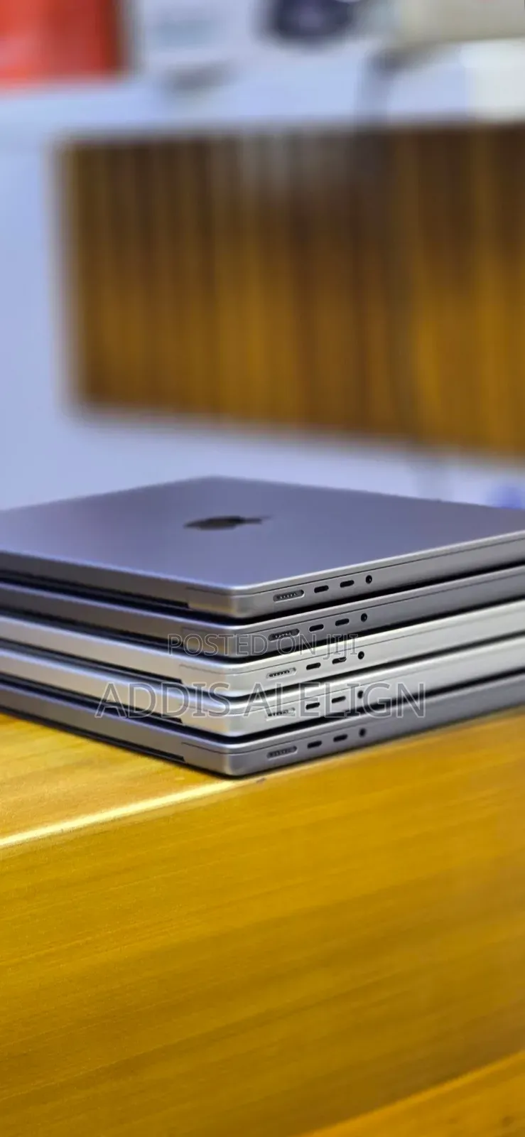 New Laptop Apple MacBook Pro 16GB Apple M1 Pro SSD 512GB