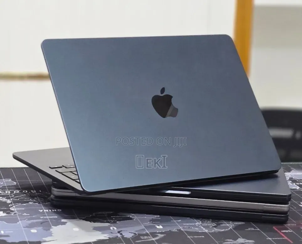 New Laptop Apple MacBook Air 2025 M4 16GB Apple M4 SSD 256GB
