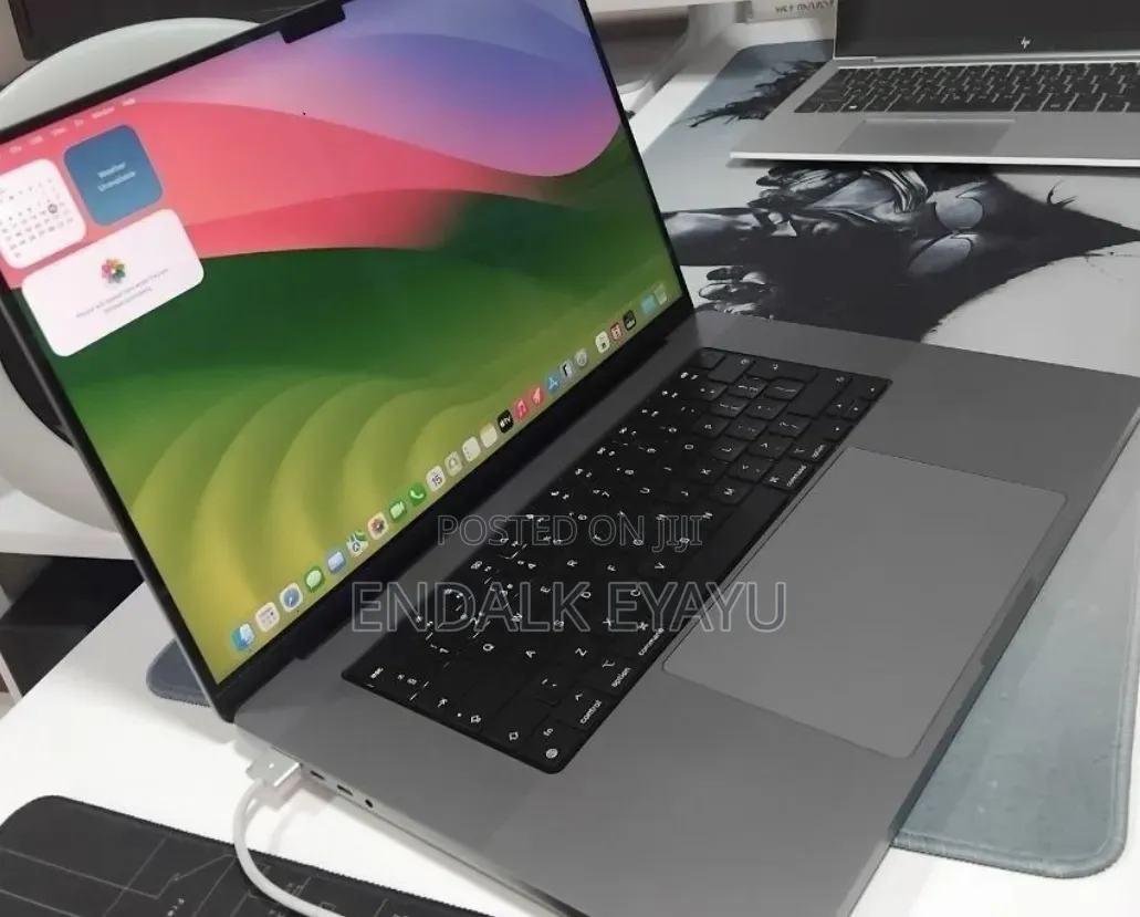 New Laptop Apple MacBook Pro 2021 M1 Max 32GB Apple M1 Max SSD 1T