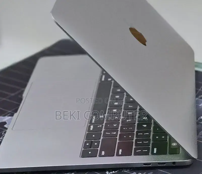New Laptop Apple MacBook Pro 2020 M1 16GB Apple M1 SSD 512GB