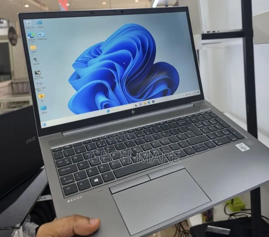 New Laptop HP ZBook 15 16GB Intel Core i7 SSD 512GB