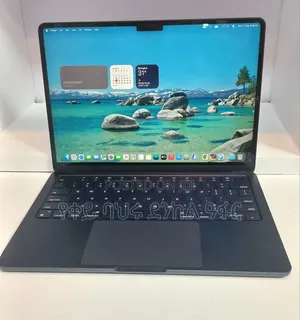 New Laptop Apple MacBook Air 2022 M2 8GB Intel Core i7 SSD 256GB