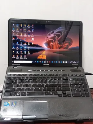 Laptop Toshiba Satellite C665 4GB Intel Core i3 HDD 320GB