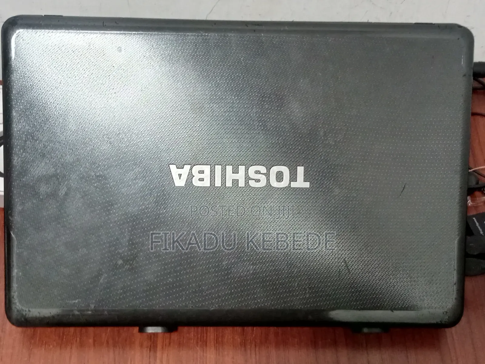 Laptop Toshiba Satellite C665 4GB Intel Core i3 HDD 320GB