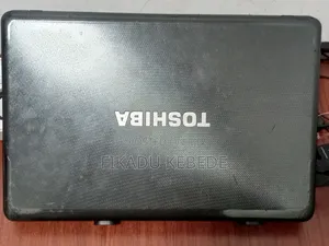 Laptop Toshiba Satellite C665 4GB Intel Core i3 HDD 320GB