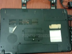 Laptop Toshiba Satellite C665 4GB Intel Core i3 HDD 320GB