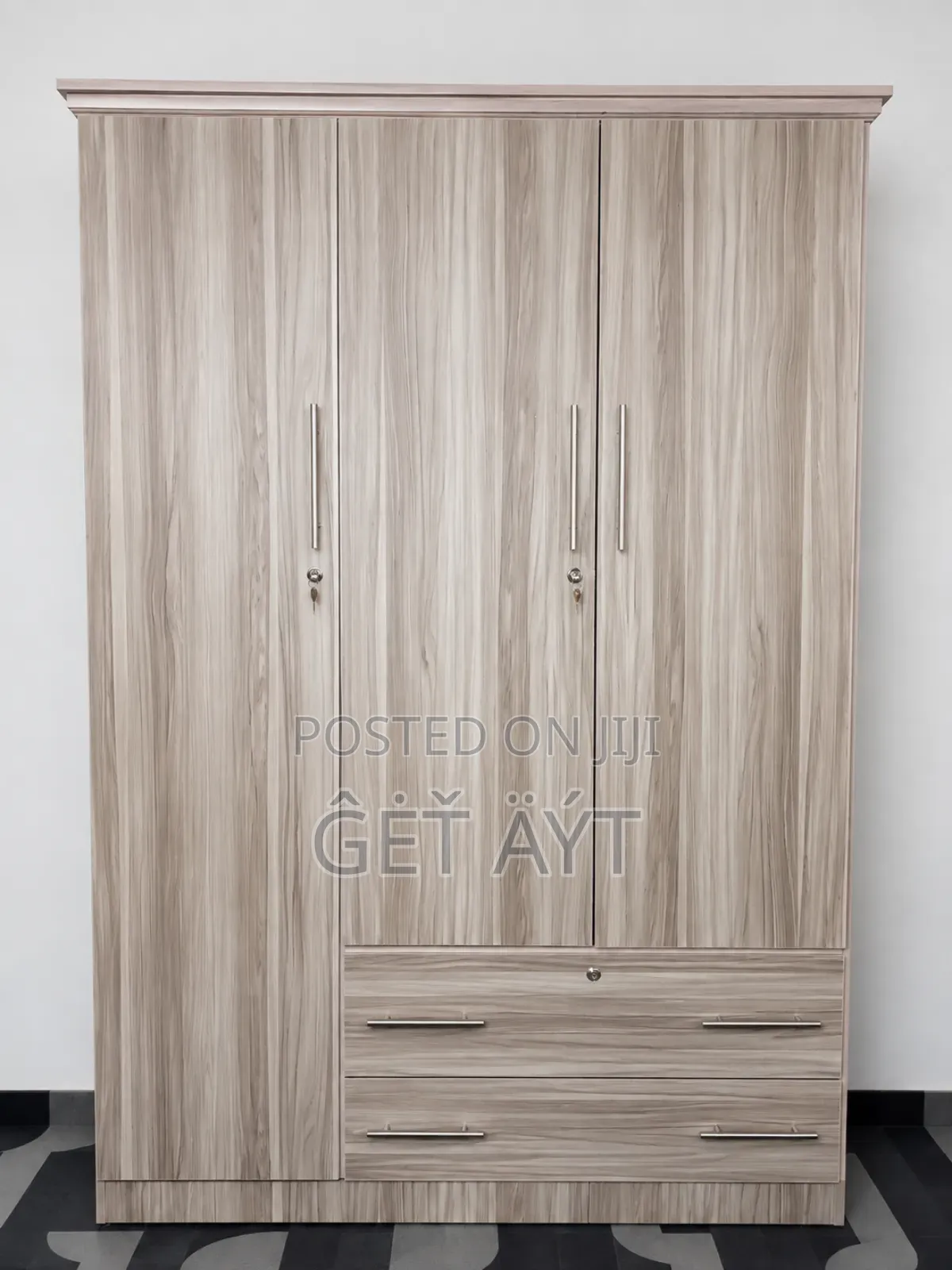 ቁምሳጥን ( 3-Door Wooden Wardrobe With Mirror Drawers)