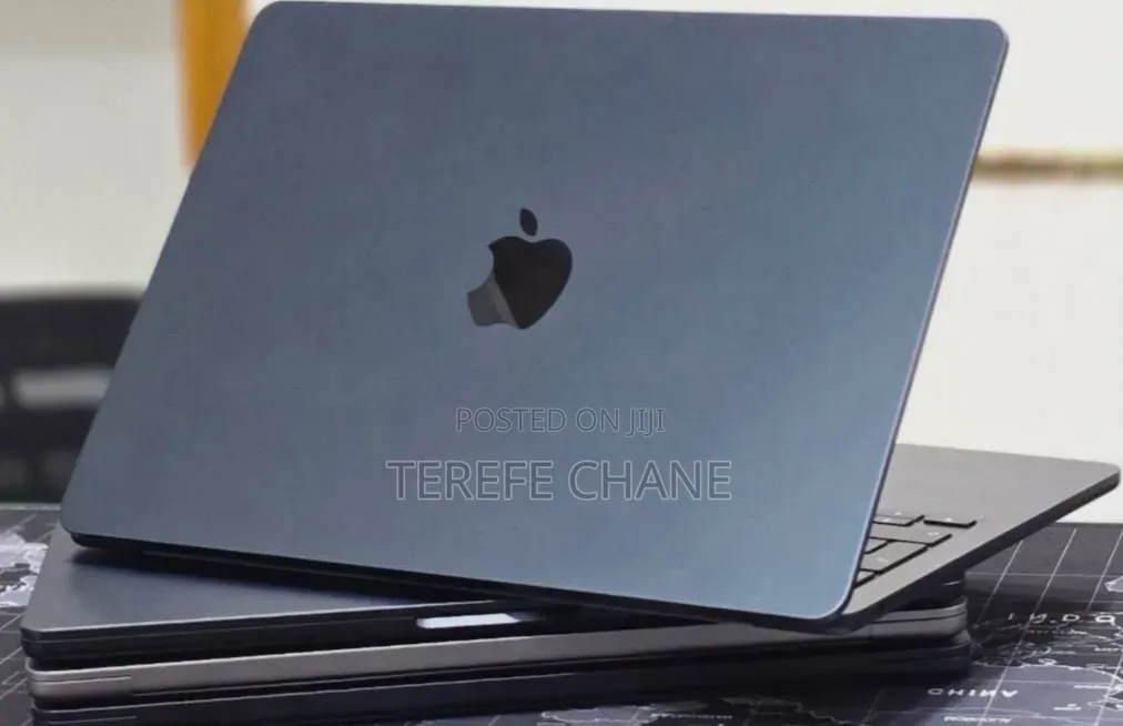New Laptop Apple MacBook Air 2025 M4 16GB Apple M4 SSD 256GB