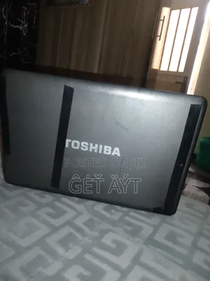 Laptop Toshiba Satellite C665 4GB Intel Core i5 HDD+SSD 512GB