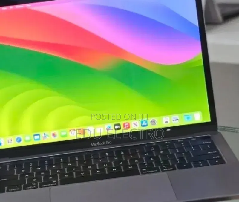 New Laptop Apple MacBook Pro 2021 M1 8GB Apple M1 Pro SSD 256GB