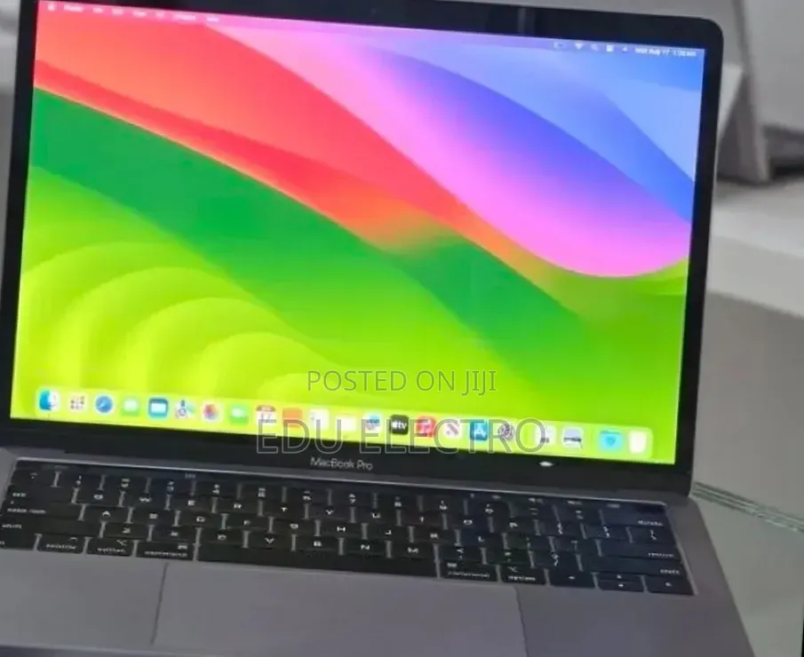 New Laptop Apple MacBook Pro 2021 M1 8GB Apple M1 Pro SSD 256GB