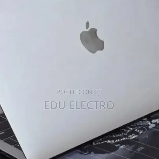 New Laptop Apple MacBook Pro 2021 M1 8GB Apple M1 Pro SSD 256GB