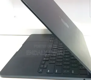 New Laptop Apple MacBook Air 2022 M2 8GB Apple M2 SSD 256GB