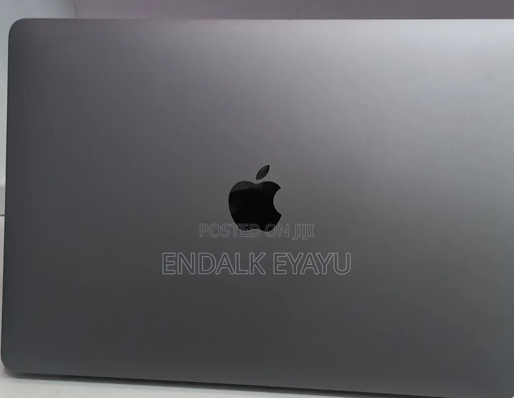New Laptop Apple MacBook Pro 2020 M1 8GB Apple M1 Pro SSD 256GB