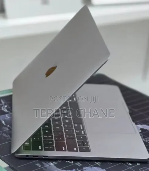 New Laptop Apple MacBook Pro 2021 M1 8GB Apple M1 Pro SSD 256GB