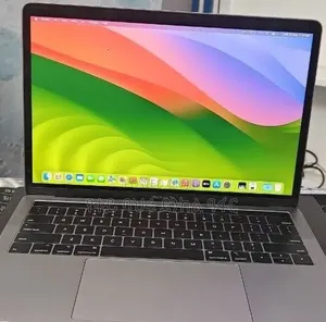 New Laptop Apple MacBook 8GB Intel Core i5 SSD 512GB