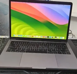 New Laptop Apple MacBook 8GB Intel Core i5 SSD 512GB