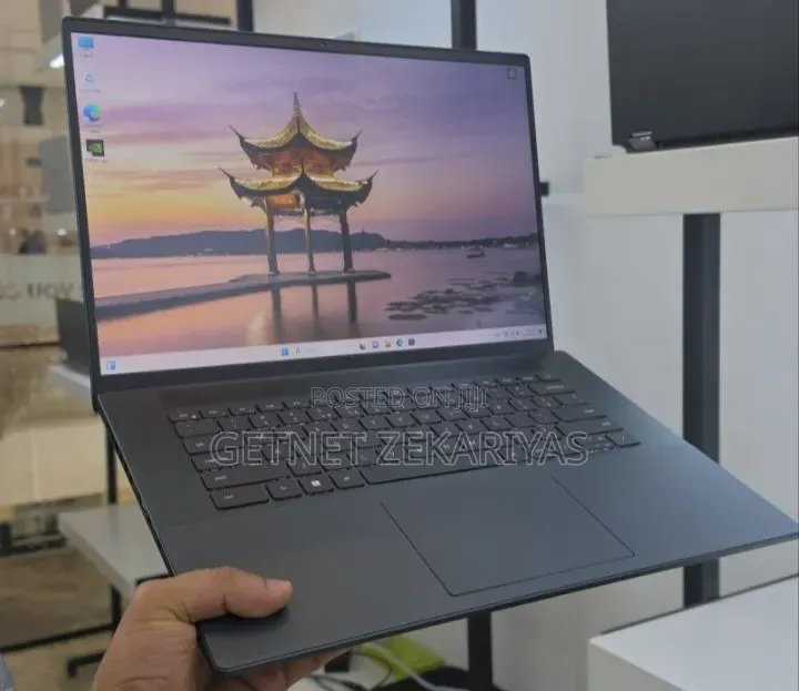 New Laptop Dell Inspiron 15 16GB Intel Core i7 SSD 512GB