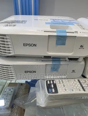 Brand New EPSON ProjectorModel X49 EpsonBrightness:.