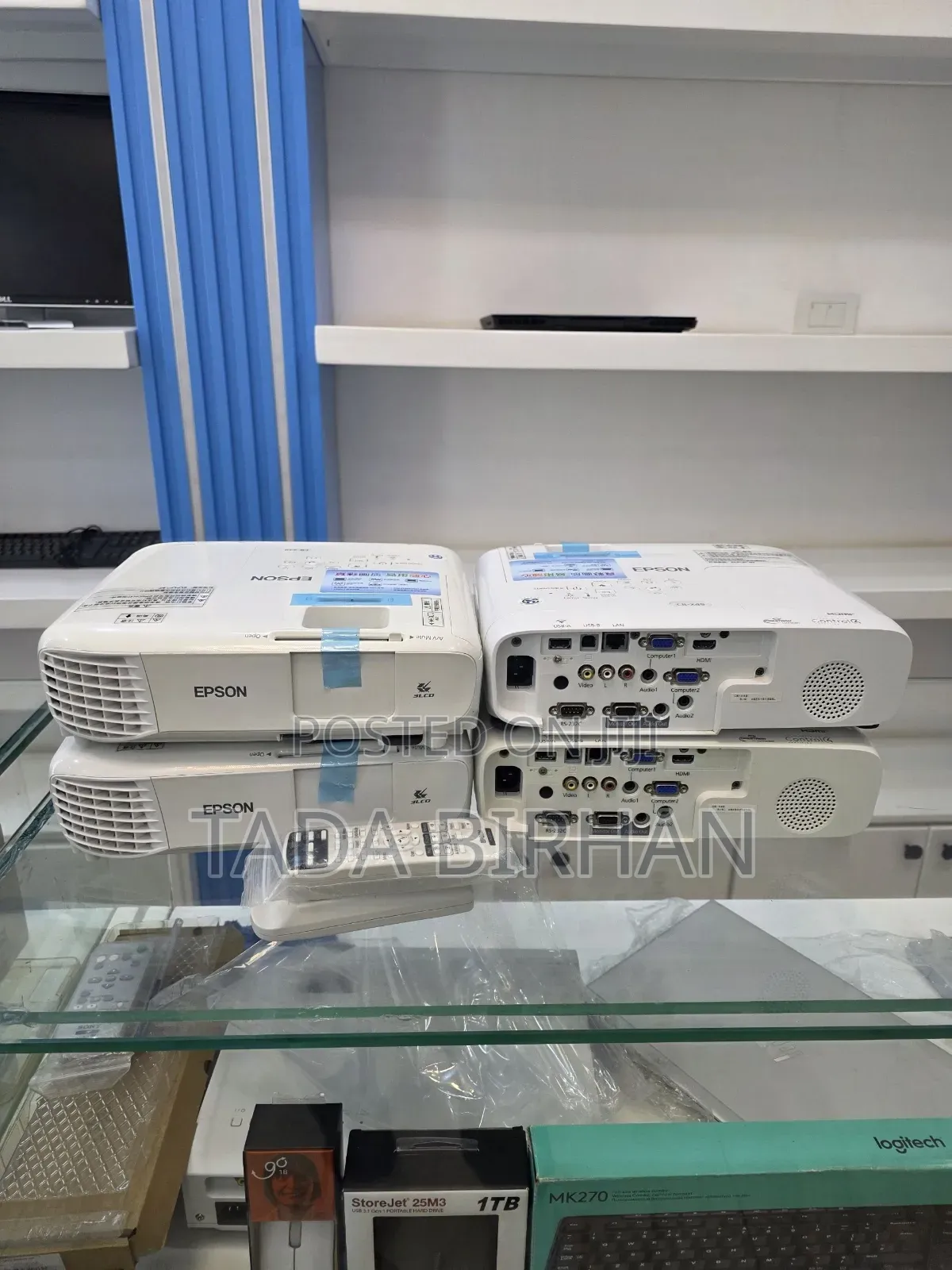 Brand New EPSON ProjectorModel X49 EpsonBrightness:.
