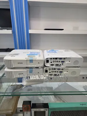 Brand New EPSON ProjectorModel X49 EpsonBrightness:.